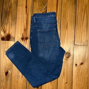 Blue high-waisted skinny jeans